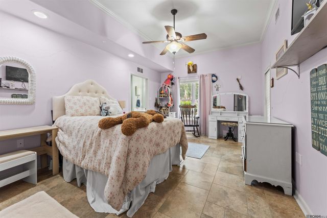 8733 Island Rd, St Francisville, LA 70775