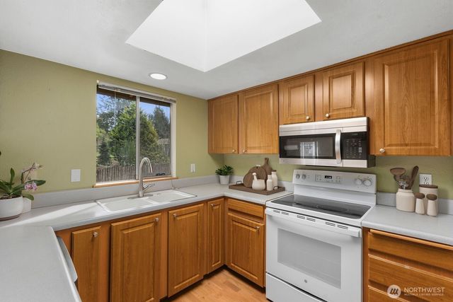 7528 206th Place NE, Redmond, WA 98053