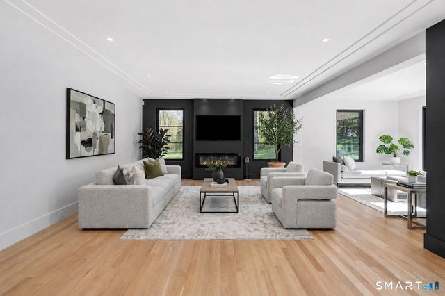 1 Twin Oaks Lane, Westport, CT 06880