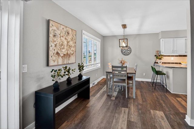 308 Castle Oaks Crossing, Waunakee, WI 53597