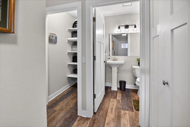 308 Castle Oaks Crossing, Waunakee, WI 53597