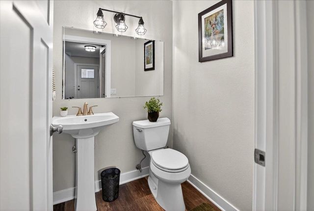 308 Castle Oaks Crossing, Waunakee, WI 53597