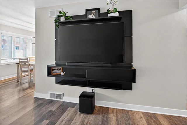 308 Castle Oaks Crossing, Waunakee, WI 53597