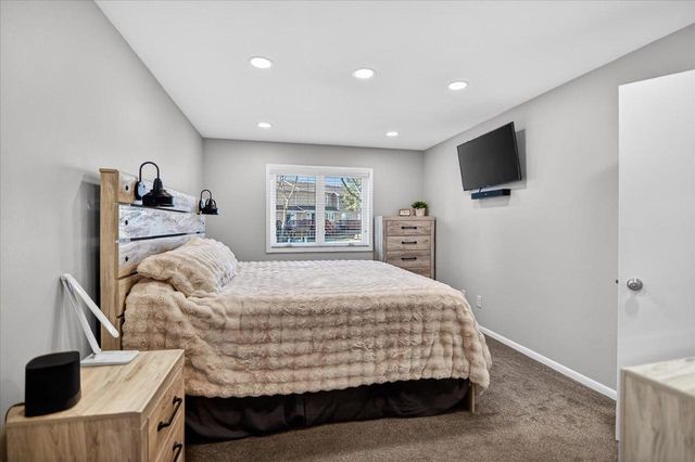 308 Castle Oaks Crossing, Waunakee, WI 53597