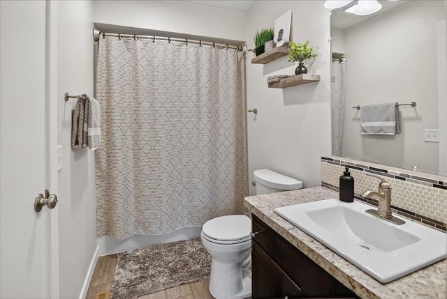 308 Castle Oaks Crossing, Waunakee, WI 53597