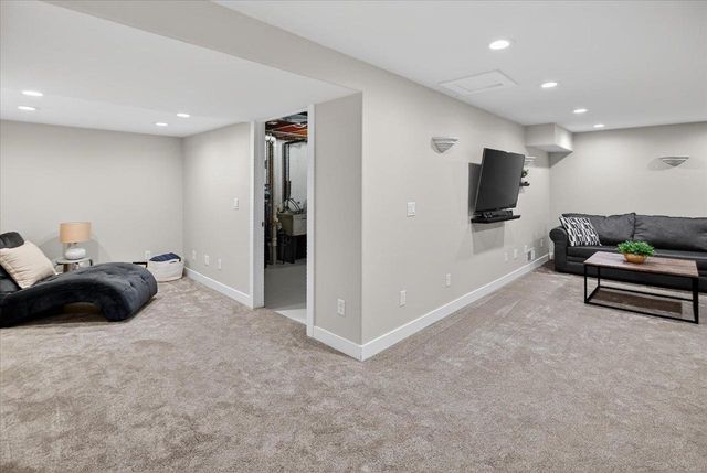 308 Castle Oaks Crossing, Waunakee, WI 53597