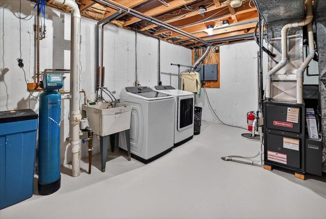 308 Castle Oaks Crossing, Waunakee, WI 53597