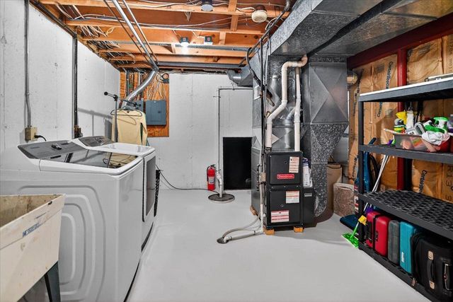 308 Castle Oaks Crossing, Waunakee, WI 53597