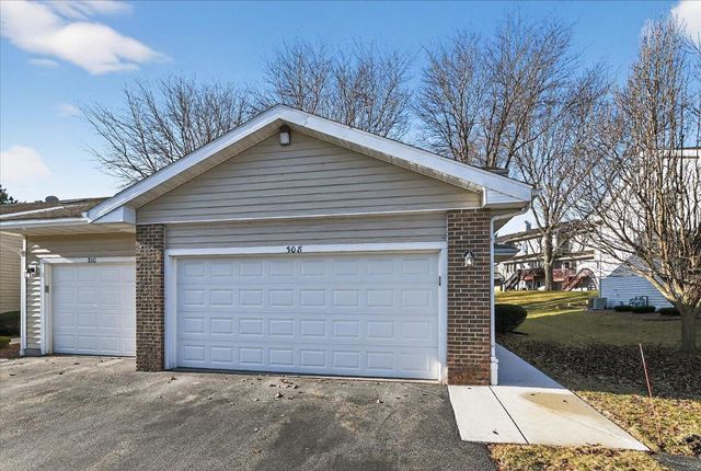 308 Castle Oaks Crossing, Waunakee, WI 53597