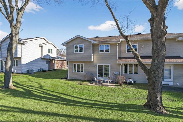 308 Castle Oaks Crossing, Waunakee, WI 53597