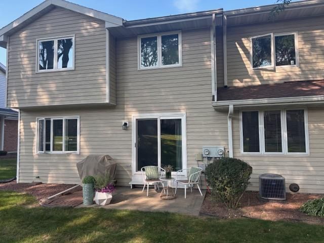 308 Castle Oaks Crossing, Waunakee, WI 53597