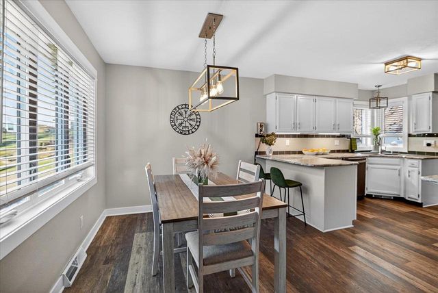 308 Castle Oaks Crossing, Waunakee, WI 53597