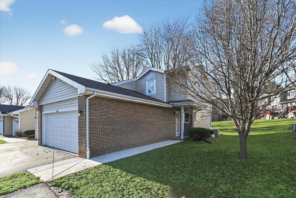 308 Castle Oaks Crossing, Waunakee, WI 53597