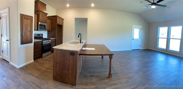 408 NW 7th Street, Wagoner, OK 74467