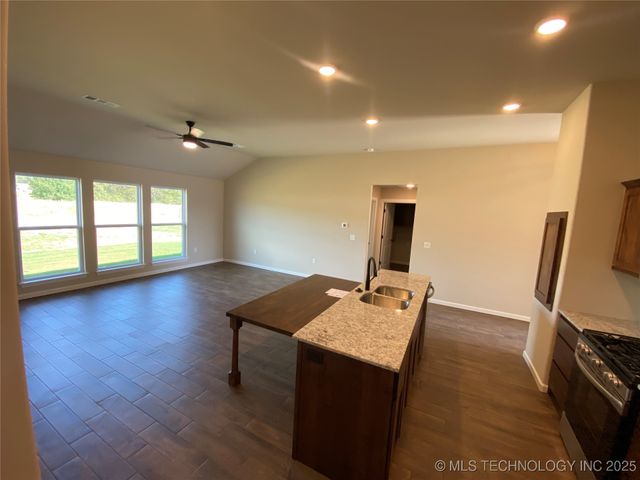 408 NW 7th Street, Wagoner, OK 74467