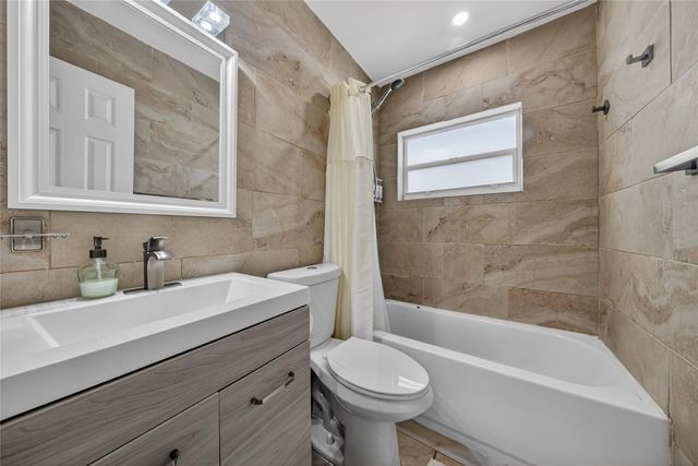 540 NE 59th Court, Fort Lauderdale, FL 33334