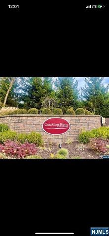 44 Fox Run Drive, Englewood, NJ 07631