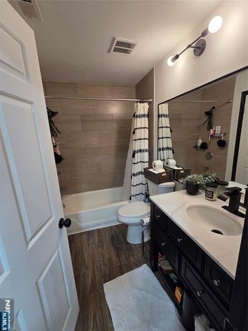 44 Fox Run Drive, Englewood, NJ 07631