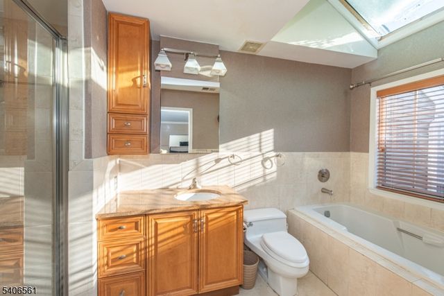 209 Cerrutti Ct, West Orange Twp., NJ 07052