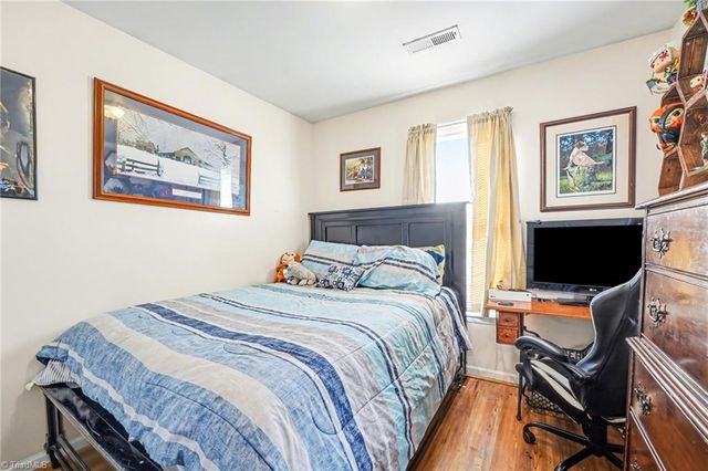 103 Wynbrook Court, Winston-salem, NC 27103