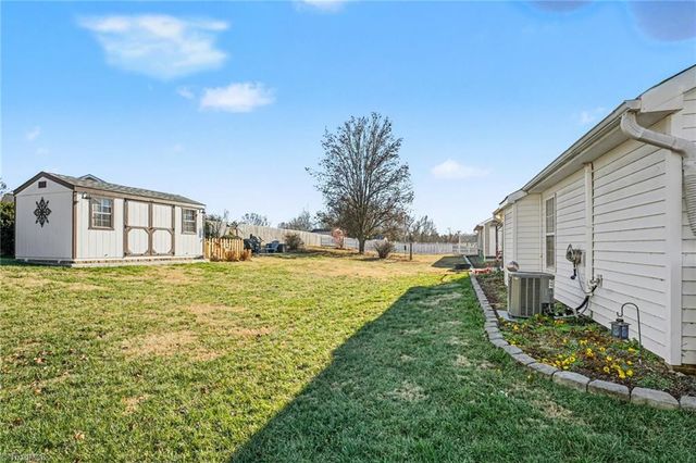 103 Wynbrook Court, Winston-salem, NC 27103