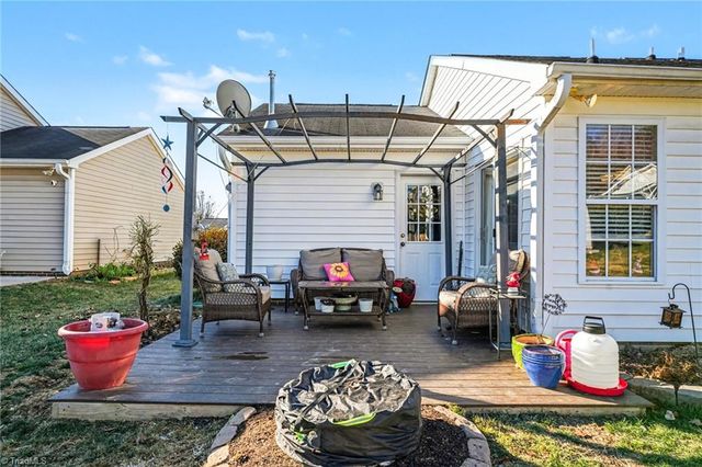 103 Wynbrook Court, Winston-salem, NC 27103