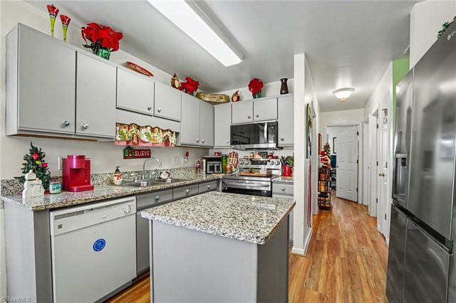 103 Wynbrook Court, Winston-salem, NC 27103