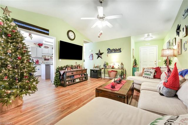 103 Wynbrook Court, Winston-salem, NC 27103