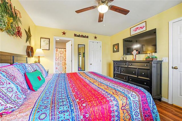 103 Wynbrook Court, Winston-salem, NC 27103