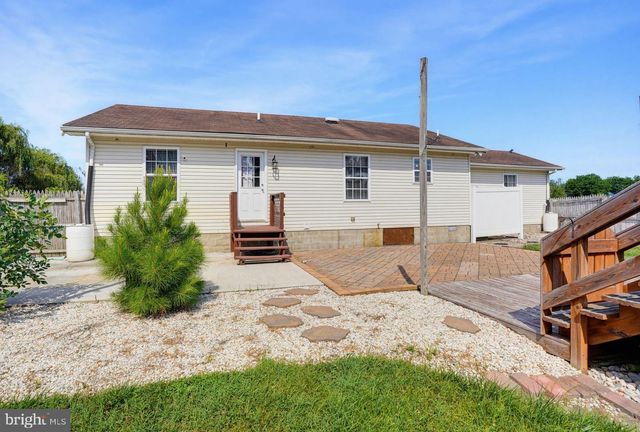 10228 BAYSIDE DR, Dover, DE 19901