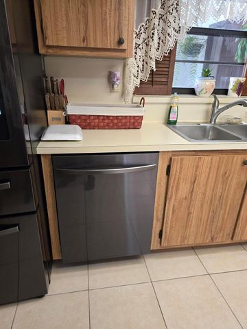 304 Knob Hill Boulevard, Boca Raton, FL 33431