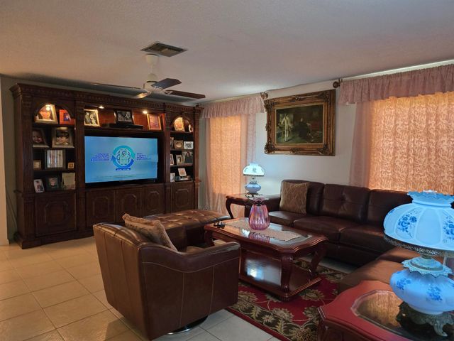 304 Knob Hill Boulevard, Boca Raton, FL 33431