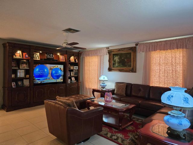 304 Knob Hill Boulevard, Boca Raton, FL 33431