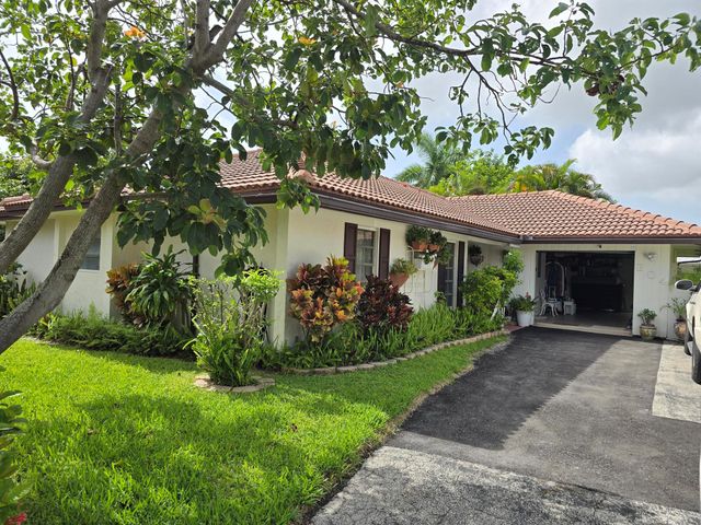 304 Knob Hill Boulevard, Boca Raton, FL 33431