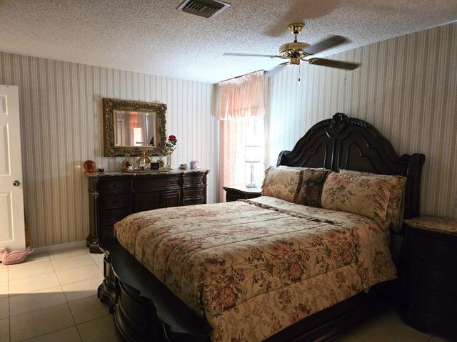 304 Knob Hill Boulevard, Boca Raton, FL 33431