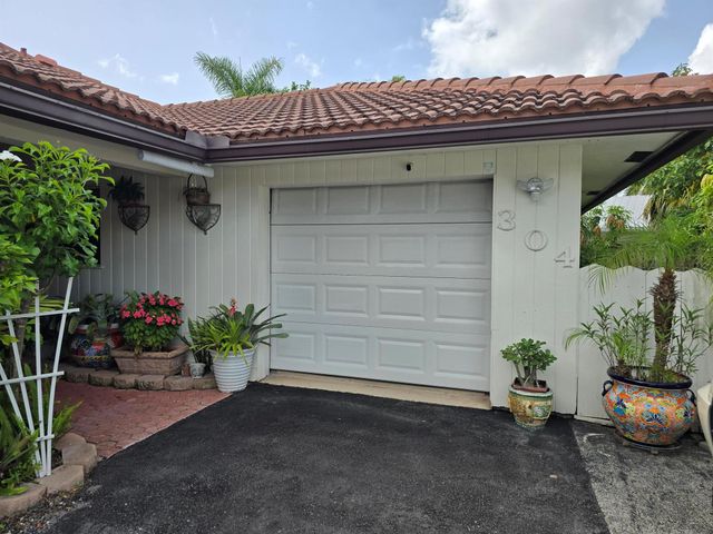 304 Knob Hill Boulevard, Boca Raton, FL 33431