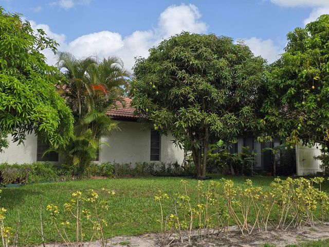 304 Knob Hill Boulevard, Boca Raton, FL 33431