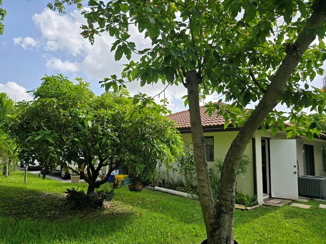 304 Knob Hill Boulevard, Boca Raton, FL 33431