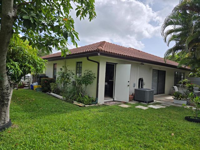 304 Knob Hill Boulevard, Boca Raton, FL 33431