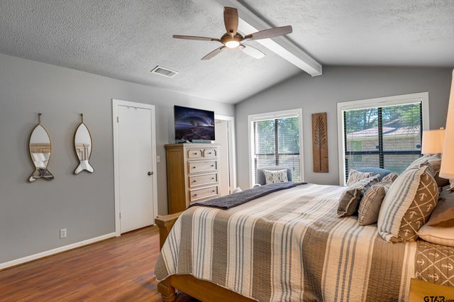 536 Wildewood Dr, Chandler, TX 75758