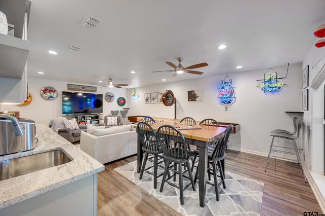 536 Wildewood Dr, Chandler, TX 75758