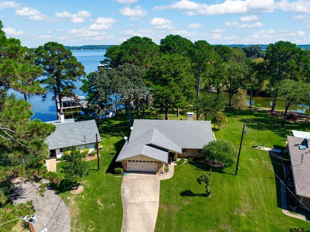 536 Wildewood Dr, Chandler, TX 75758