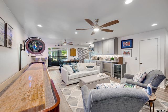 536 Wildewood Dr, Chandler, TX 75758