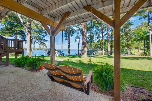 536 Wildewood Dr, Chandler, TX 75758