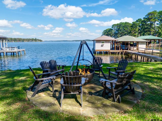 536 Wildewood Dr, Chandler, TX 75758