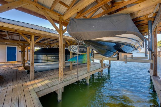 536 Wildewood Dr, Chandler, TX 75758