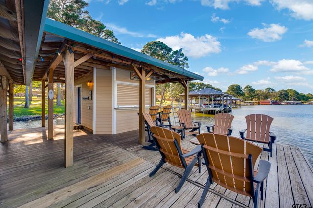 536 Wildewood Dr, Chandler, TX 75758