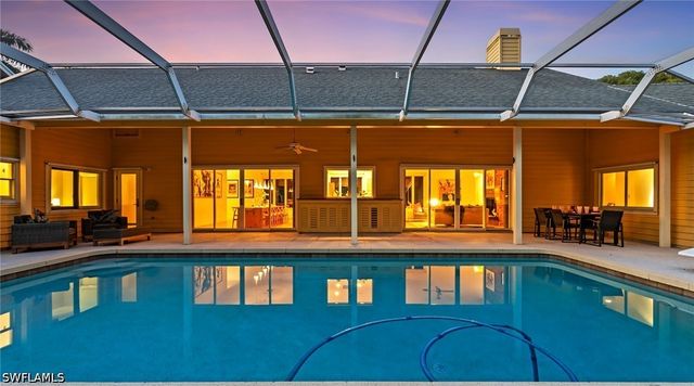 586 Yucca RD, Naples, FL 34102