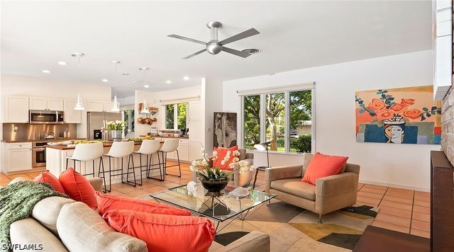 586 Yucca RD, Naples, FL 34102