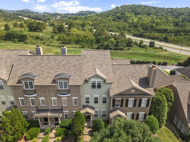 1438 Burnside Dr, Franklin, TN 37067